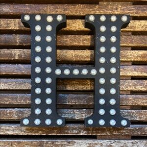 NWT Ashland “H” decor